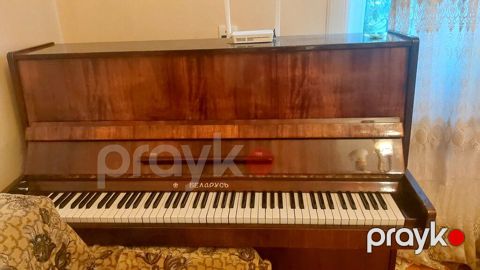 Belarus (Беларусь) upright pianino - Korpus: klassik şaquli model — Bərdə