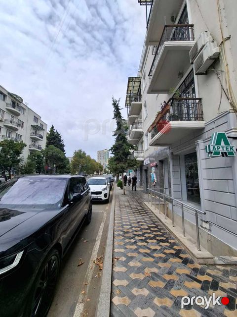 3-otaqlı mənzil, 28 May m., 70 m² — Bakı