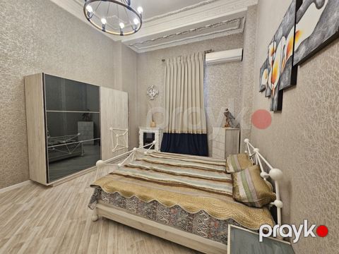 2-otaqlı mənzil kirayə verilir, İstiqlaliyyət küç., 102 m² — Bakı