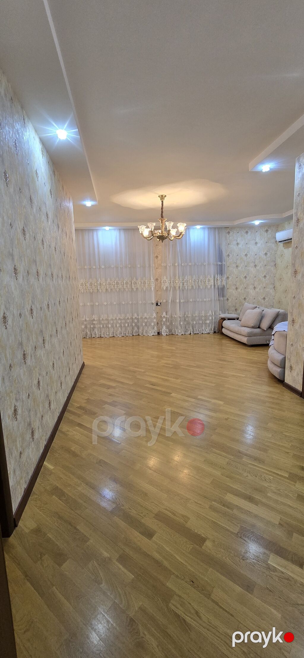 Satılır – geniş həyət evi - Üç mərtəbəli, mansardlı mülk. - Fasadda — Ev, villa, Xırdalan (10)