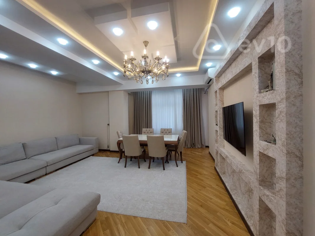 4 otaqlı mənzil, 175 m², Hüseynbala Əliyev — Bakı