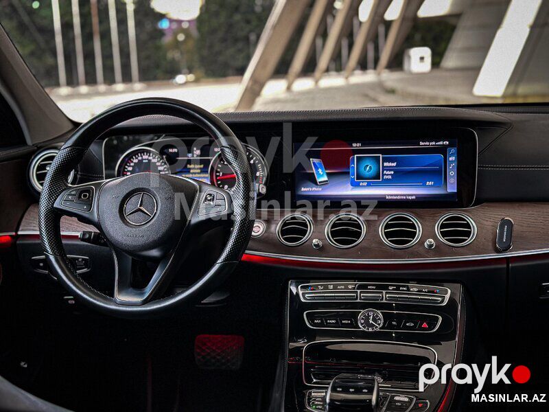 Mercedes Mercedes E220, 2018 il — Minik avtomobili icarəsi, Bakı (8)