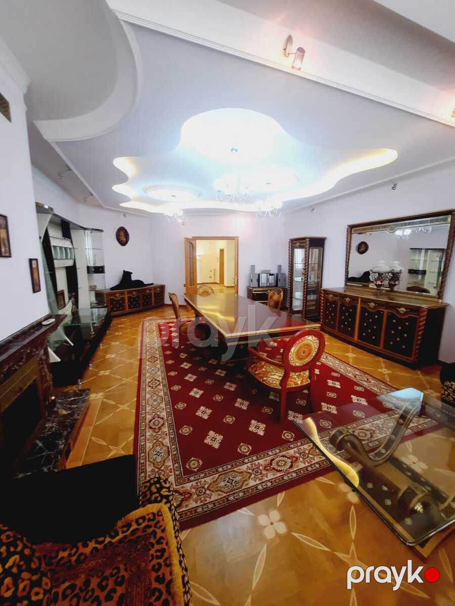 Satılır 8 otaqlı köhnə tikili 427.6 m² — Mənzil, Bakı (5)