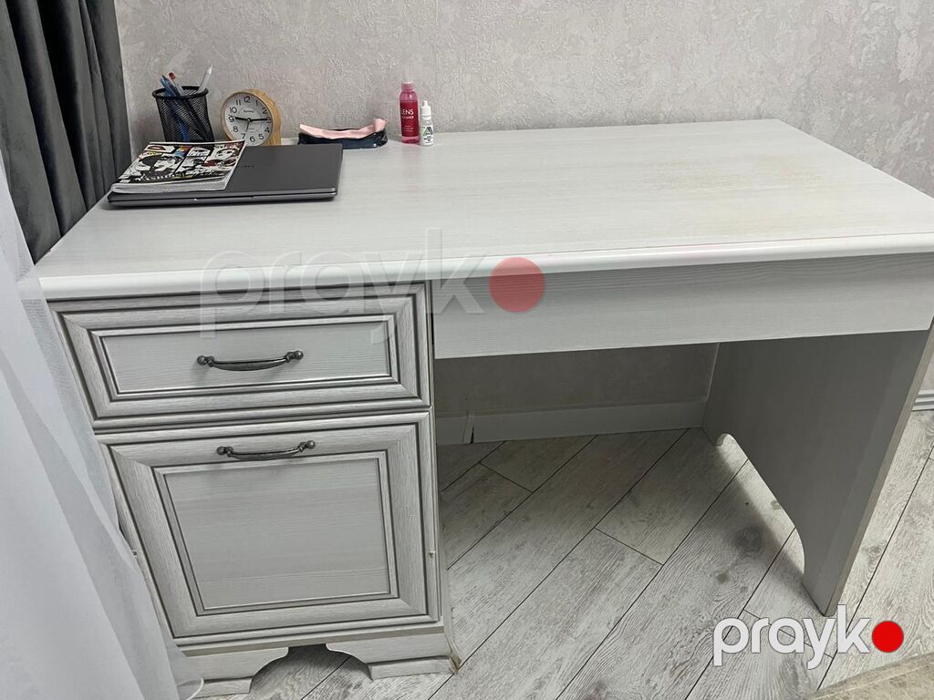 Embawood dəstidir. 3ü bir arada Yazı masası, Komod, Kitab rəfi. Real — Ofis mebeli, Bakı (3)