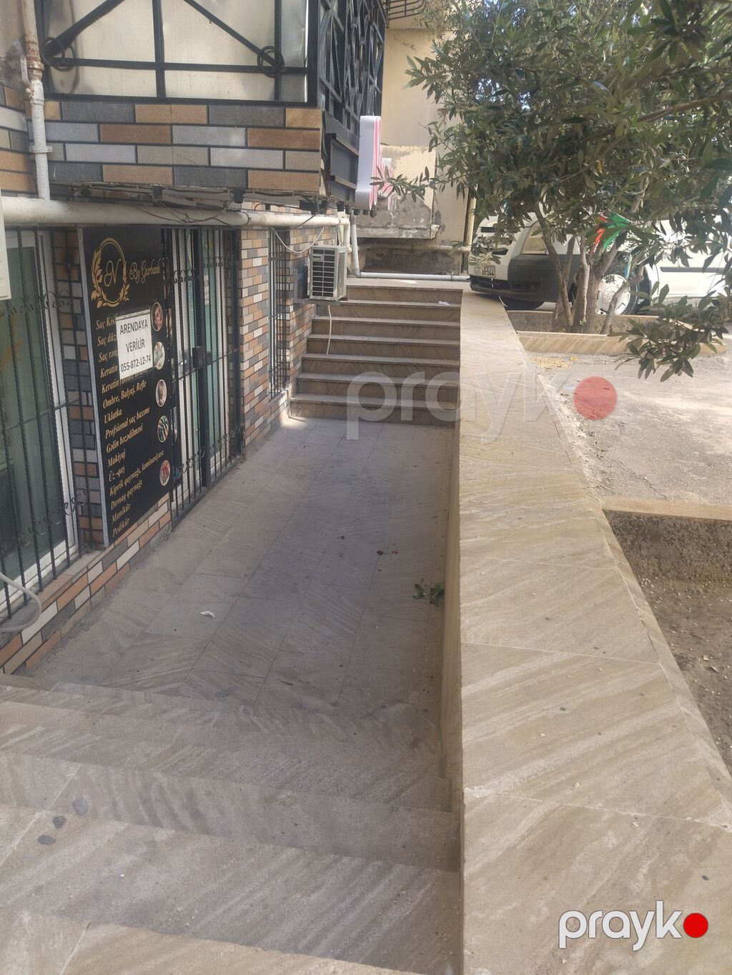 Xırdalanda, yaşayış binasının yarımzirzəmi səviyyəsində yerləşən kiçik — Ofis, Xırdalan (2)