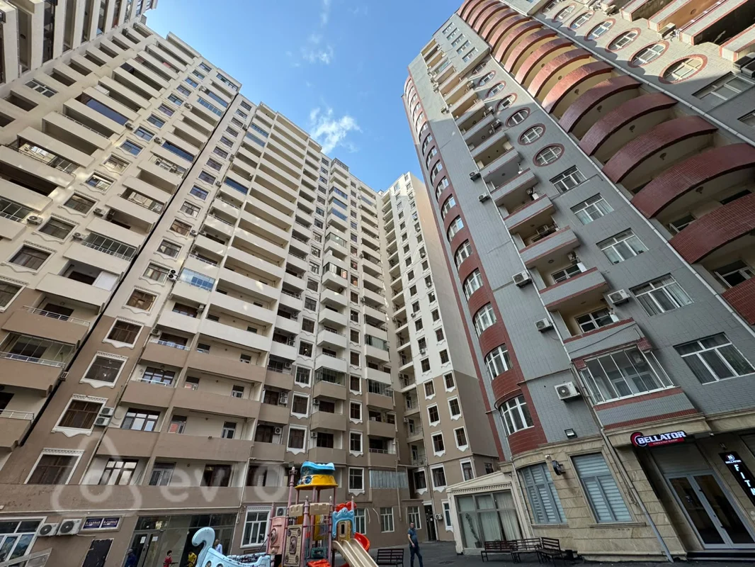 4 otaqlı mənzil, 211 m², Həsən Salmani küç — Bakı