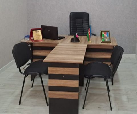 Stokda: 4 ədəd var Yenidir qiymət real öz qiymətidir — Bakı