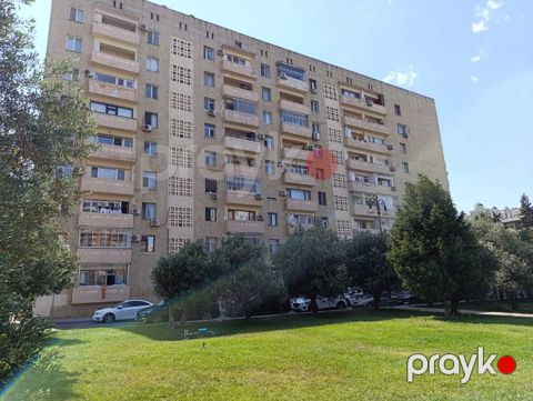 Satılır 3 otaqlı köhnə tikili 93 m² — Bakı