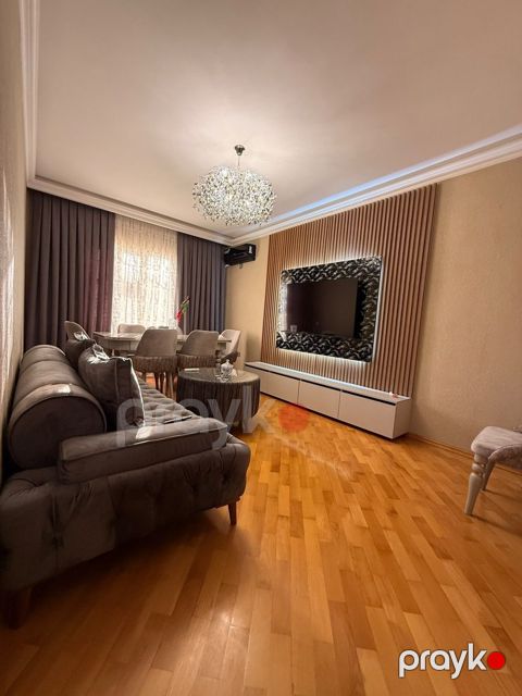 Satılır 3 otaqlı köhnə tikili 80 m² — Bakı
