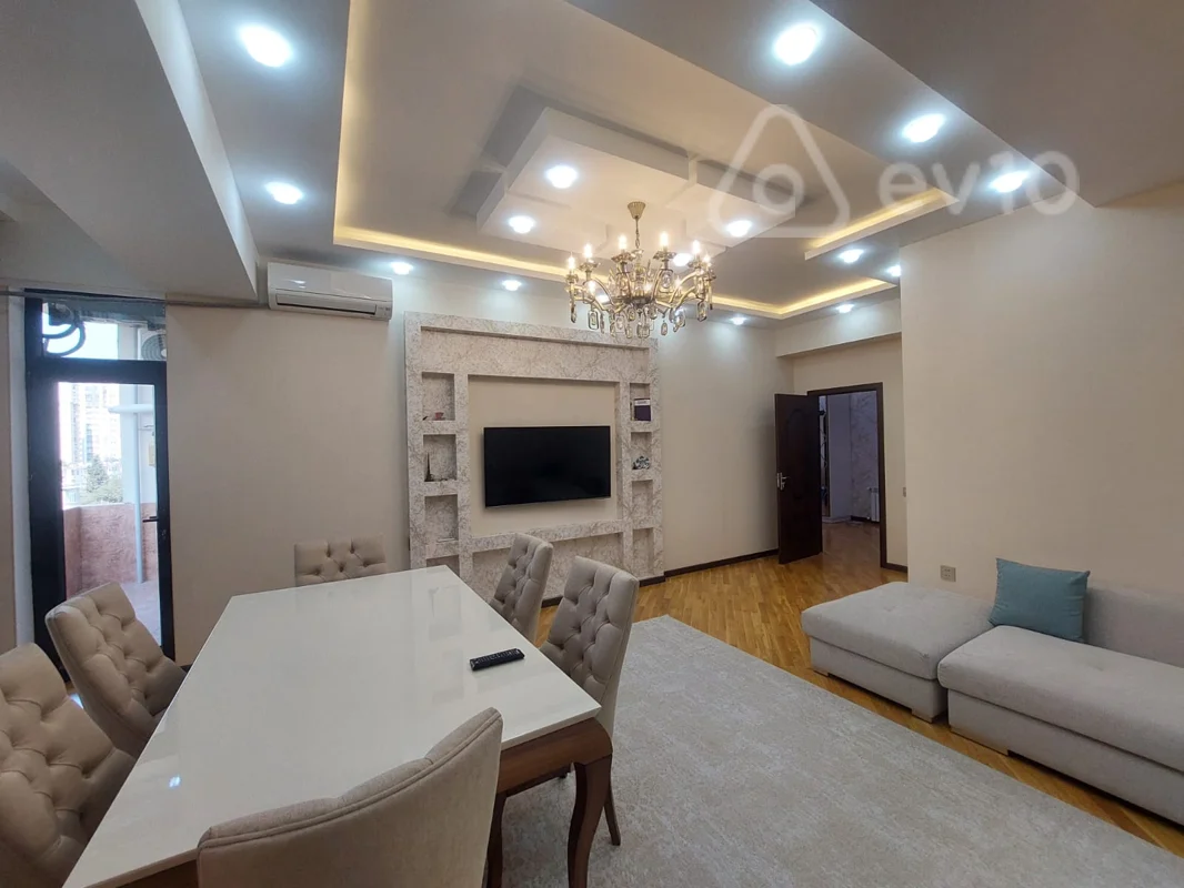 4 otaqlı mənzil, 175 m², Hüseynbala Əliyev — Mənzil, Bakı (2)