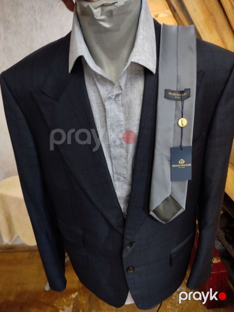 Tom Ford kişi kostyumu - Model: Fit A - Ölçə: 52 (etiketdə “7-52 C”) — Bakı