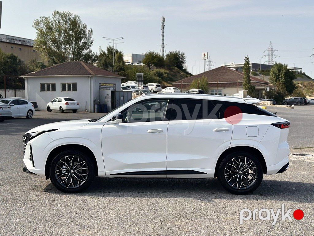 Changan Uni-Z, 1.5 L, 18.4 kWh, 2025 il, 9 500 km — Avtomobillər, Bakı (4)