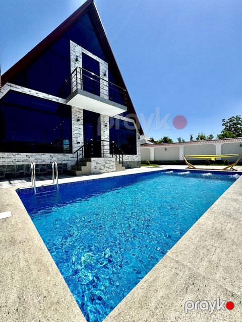 Villa, Qəbələ r — Qəbələ