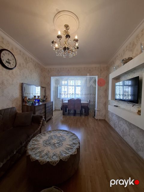 Satılır 2 otaqlı köhnə tikili 65 m² — Bakı