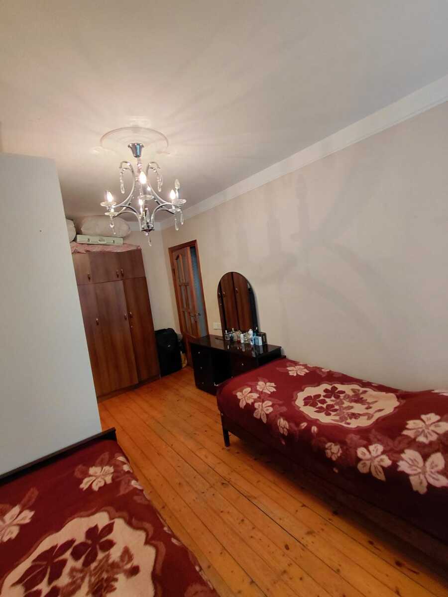 Satılır 4 otaqlı köhnə tikili 100 m² — Mənzil, Bakı (7)