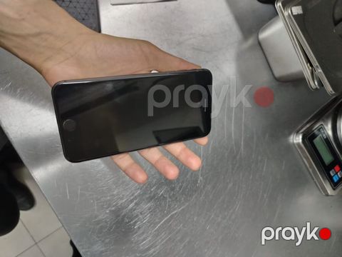 IPhone 8 Plus, Qara, Barmaq izi — Bakı