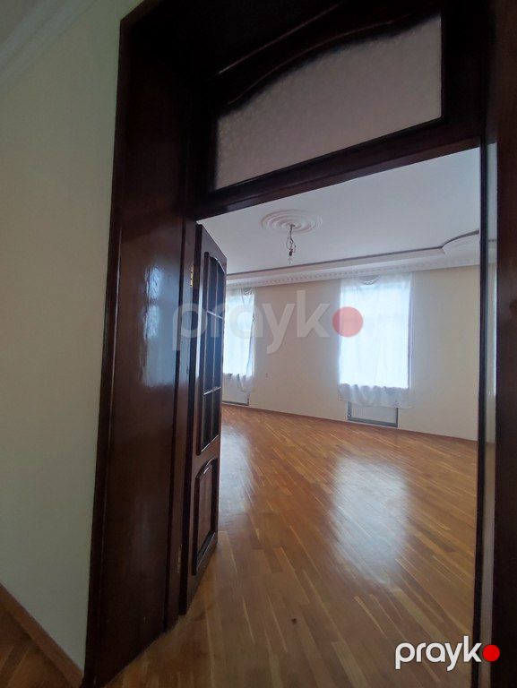 Satılır 5 otaqlı həyət evi/bağ evi 250 m² — Ev, villa, Bakı (9)