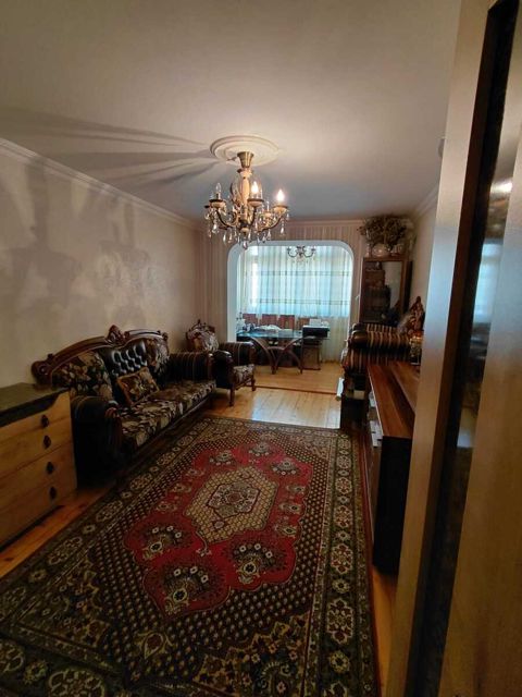 Satılır 4 otaqlı köhnə tikili 100 m² — Bakı