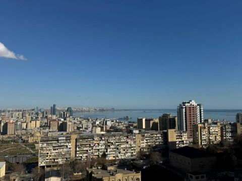 Satılır 4 otaqlı yeni tikili 180 m² — Bakı