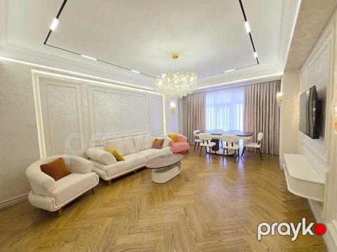 Satılır 4 otaqlı yeni tikili 180 m² — Bakı