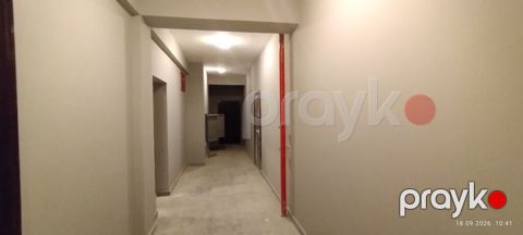 8-ci mikrorayon, 2 otaqlı, Yeni tikili, m. Azadlıq Prospekti, 75200 kv. m — Bakı