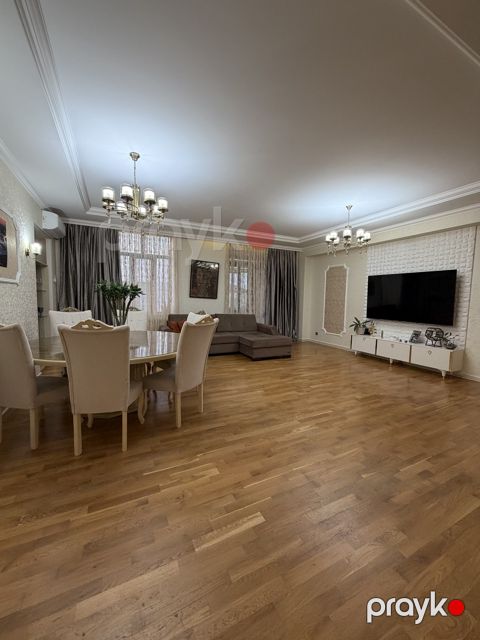 Satılır 3 otaqlı yeni tikili 175 m² — Bakı
