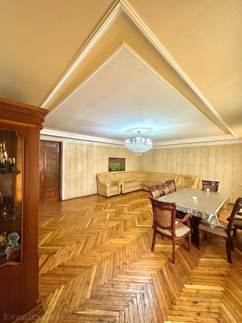 Satılır 5 otaqlı Mənzil Köhnə tikili 112 m² Gəncə — Mənzil, Gəncə (2)