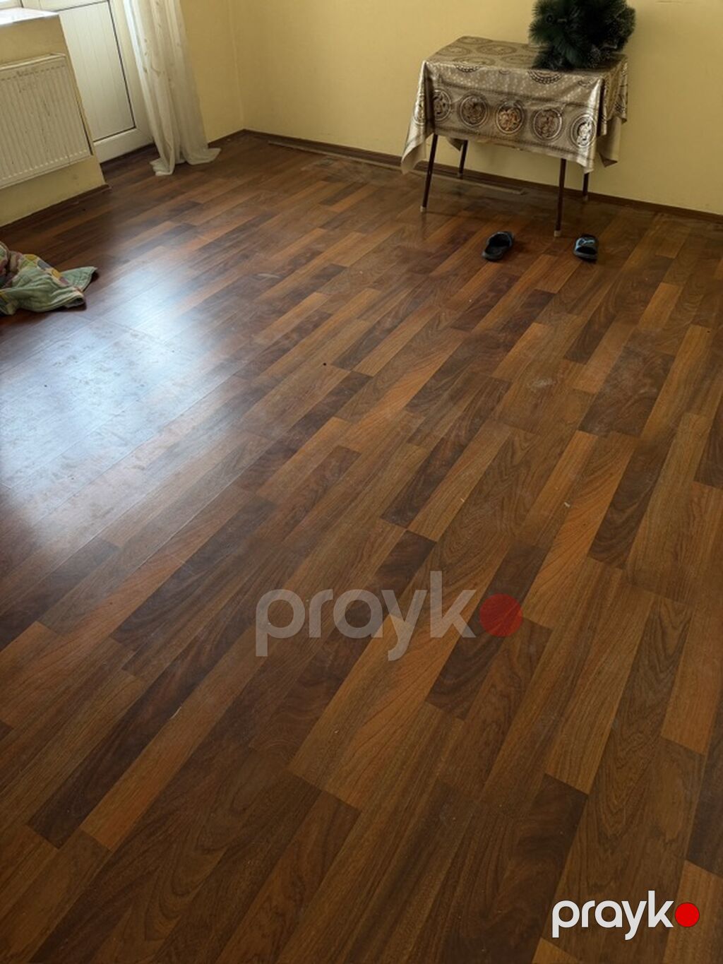 Laminat döşəmə – qoz rəngi, taxta teksturalı - Rəng/naxış: tünd–orta — Döşəmə örtükləri, Bakı (2)