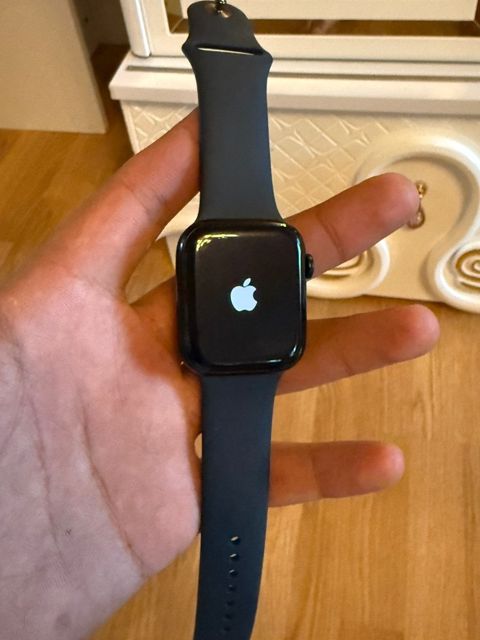 Apple Watch Series 8 Aluminum Midnight 45mm — Смарт часы и браслеты