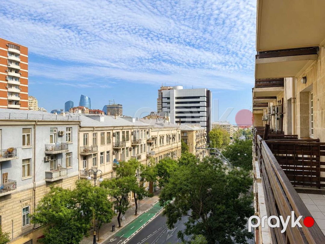 Satılır 5 otaqlı köhnə tikili 150 m² — Mənzil, Bakı (10)