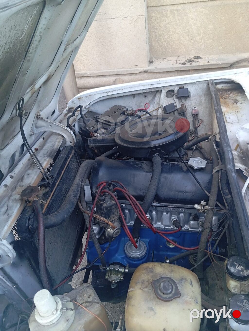 VAZ 2106, ağ rəng, sedan kuzov. Klassik dizayna malik, xrom detallar — Avtomobillər, Digah (4)