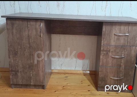 Düz masa, Stulsuz, Polkalı, Siyirməli, Teksturalı laminat — Digah