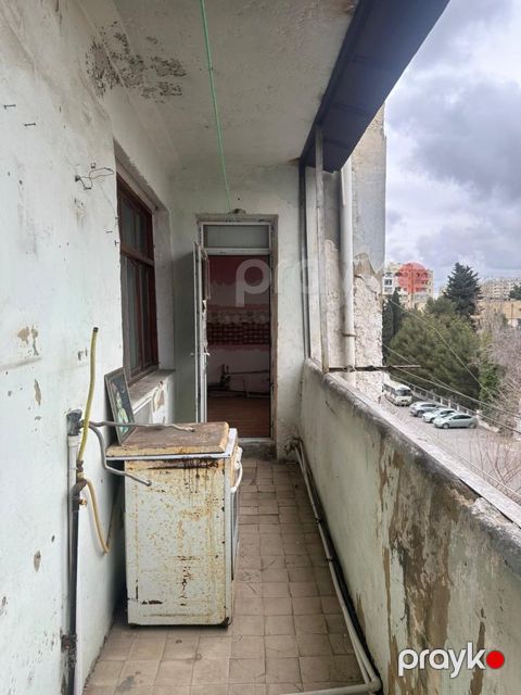 4 otaqlı mənzil, 130 m², Bakıxanov küç