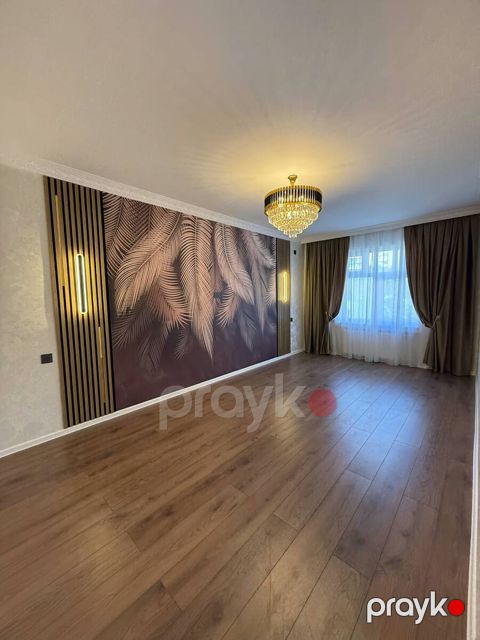 Satılır 2 otaqlı köhnə tikili 65 m² — Bakı