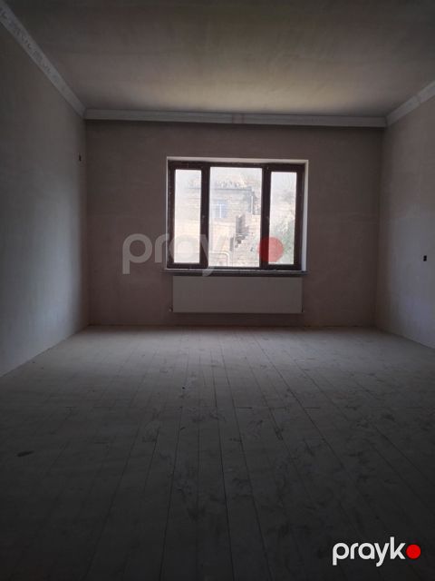 Satılır 10 otaqlı həyət evi/bağ evi 250 m² — Bakı