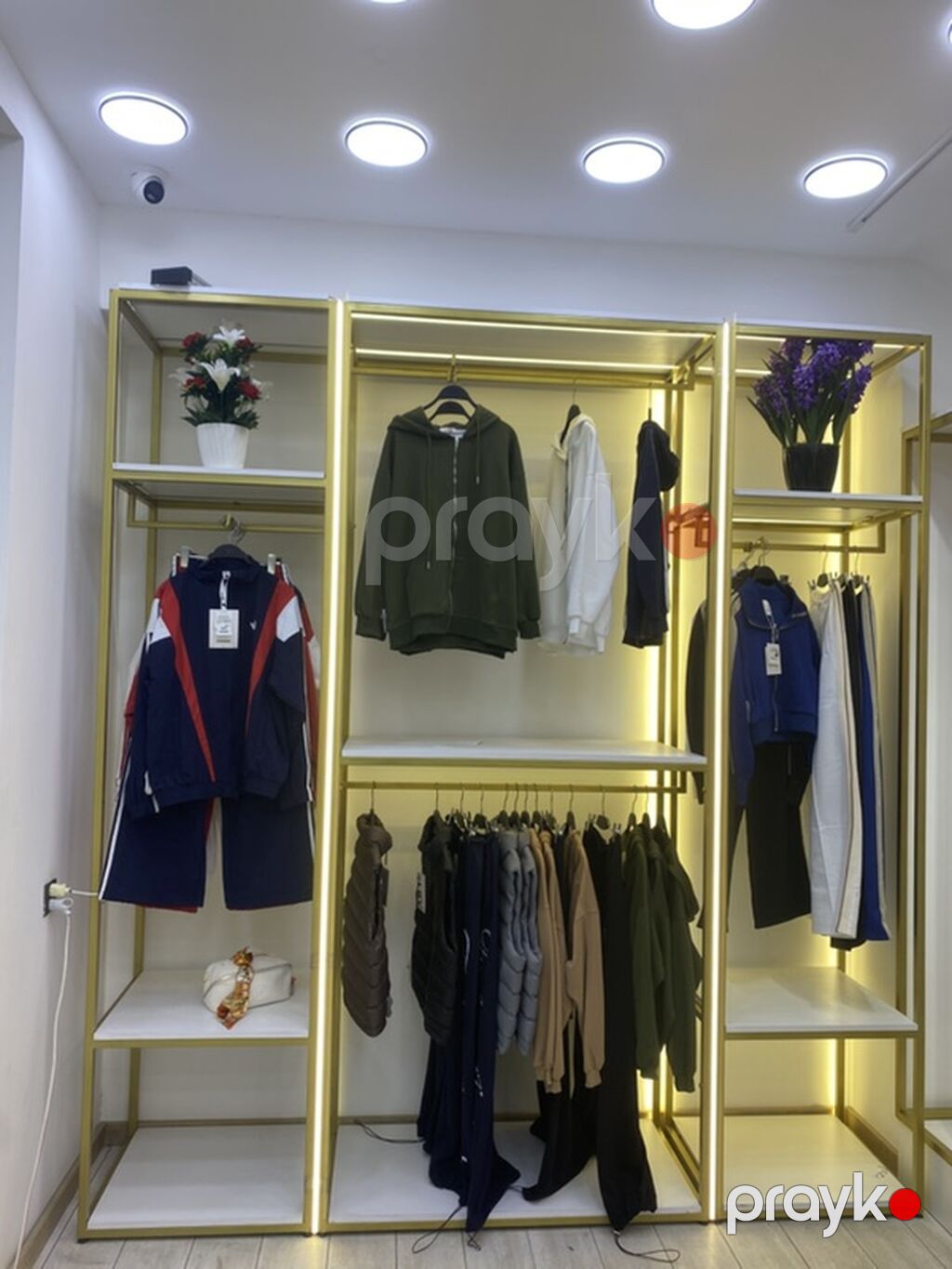 Qızıl çərçivəli modul vitrin-stend sistemi - Mağaza, butik və — Vitrini, Bakı (2)