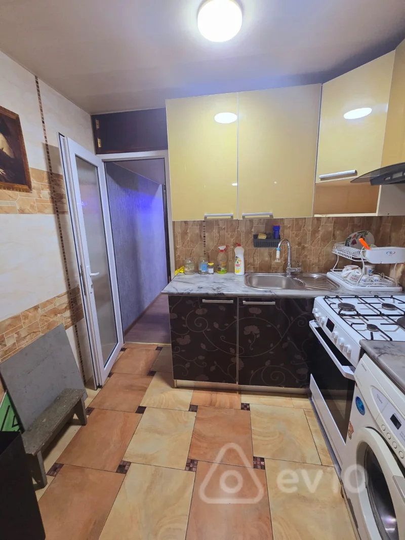4 otaqlı mənzil, 75 m², Heydər Əliyev pr. — kirayə — Mənzil, Bakı (9)
