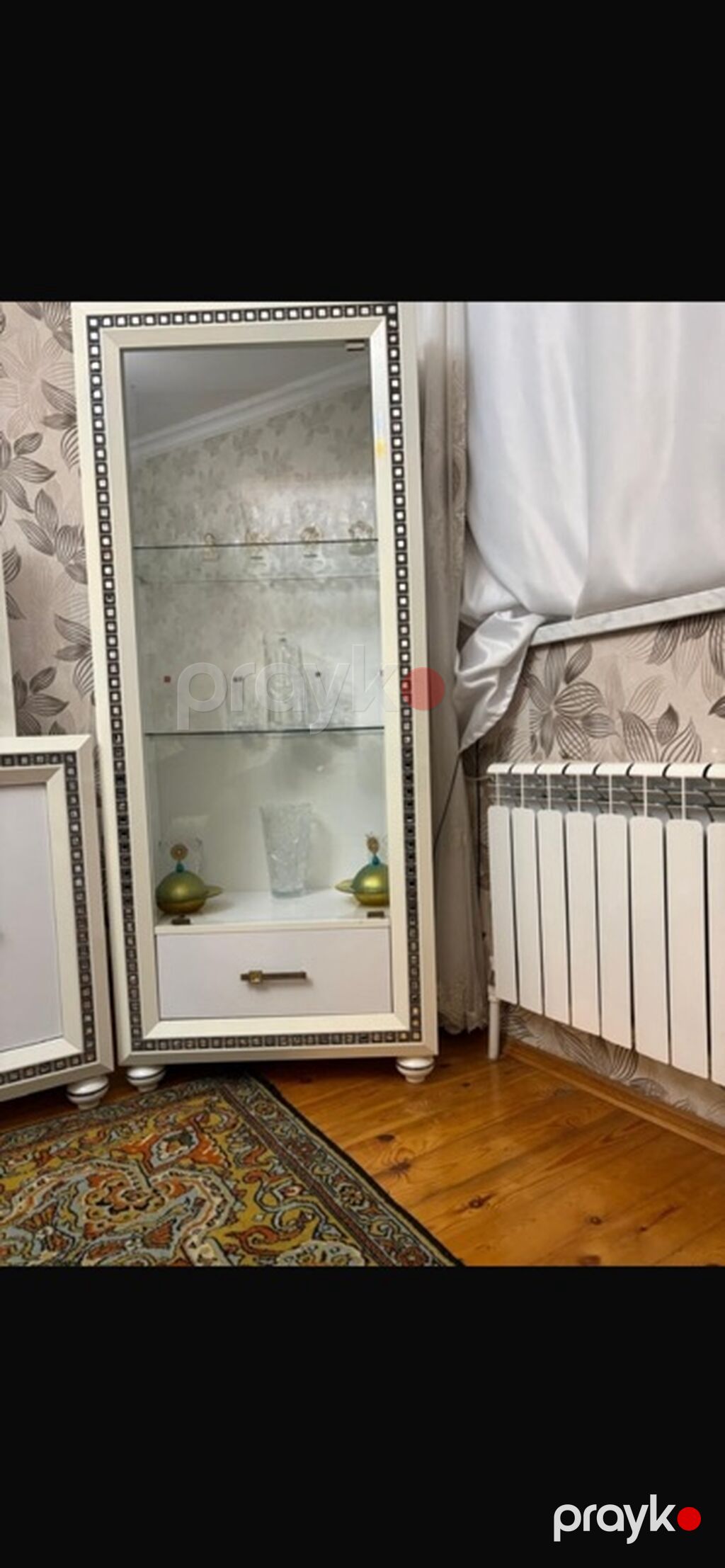 Ağ rəngli vitrin şkaf 2 ədəddir - Material: MDF korpus, ön hissə şüşə — Vitrini, Bakı (2)