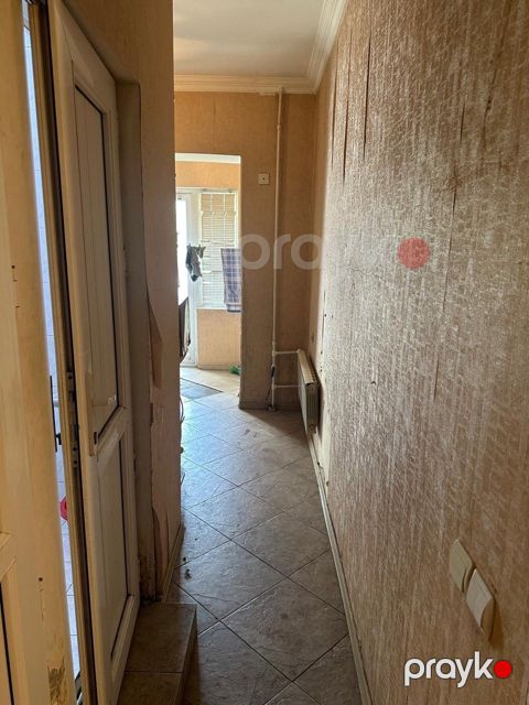 Satılır 2 otaqlı köhnə tikili 76 m² — Bakı