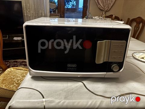 De’Longhi Sfornatutto mikrodalğalı soba - Rəng: ağ/qara ön panel - Ön — Bakı