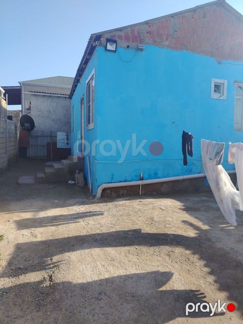 Bineqdi xirdalan yolunun üstünde yoldan 400 m mesafede temirli heyet — Bakı