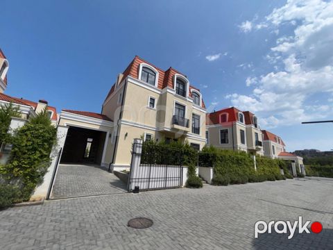 Satılır 7 otaqlı həyət evi/bağ evi 310 m² — Bakı