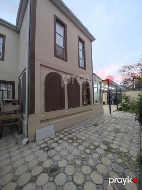 Satılır 7 otaqlı həyət evi/bağ evi 250 m² — Bakı