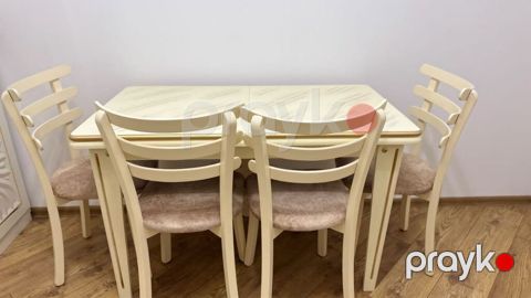 Masa desti 4 eded stulnan 200₼ satilir .Ela veziyyetde .Unvan Emircan — Qobu