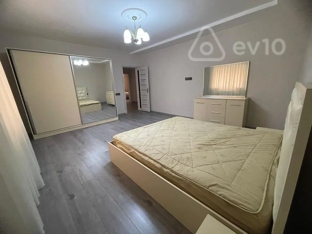 5 otaqlı həyət evi, 300 m², Səbail ray. Badamdar qəs. — kirayə — Ev, villa, Bakı (12)