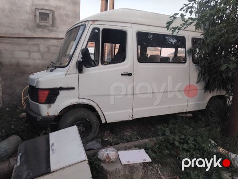 Ağ rəngli sərnişin mikroavtobusu - Korpus: Uzun kuzov, yüksək tavan — Bakı