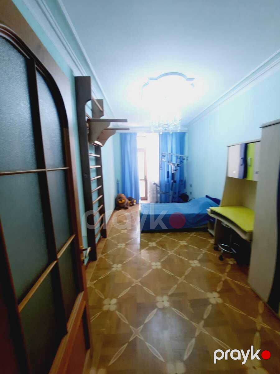 Satılır 8 otaqlı köhnə tikili 427.6 m² — Mənzil, Bakı (12)
