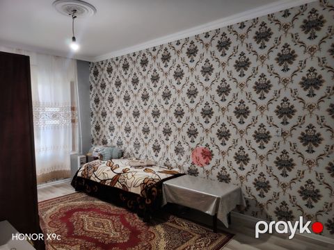 Satılır 4 otaqlı köhnə tikili 100 m² — Bakı