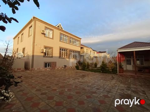 Masazirda 6 sotda 3 mərtəbəli geniş ev — satilir Əvvəl 355 000 — Masazır