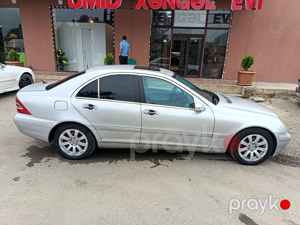 Mercedes-Benz C-Class: 2.6 l 2002 il Sedan — Avtomobillər, Quba (3)